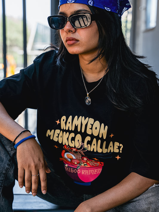 Ramyeon Meokgo Gallae Oversized T shirt | Black